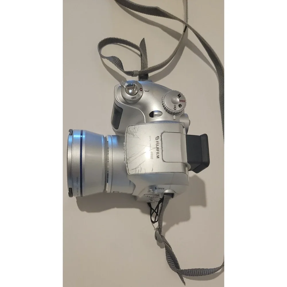 FujiFilm FinePix‎ Digital Camera 3800 Silver Tested Works Made In JAPAN